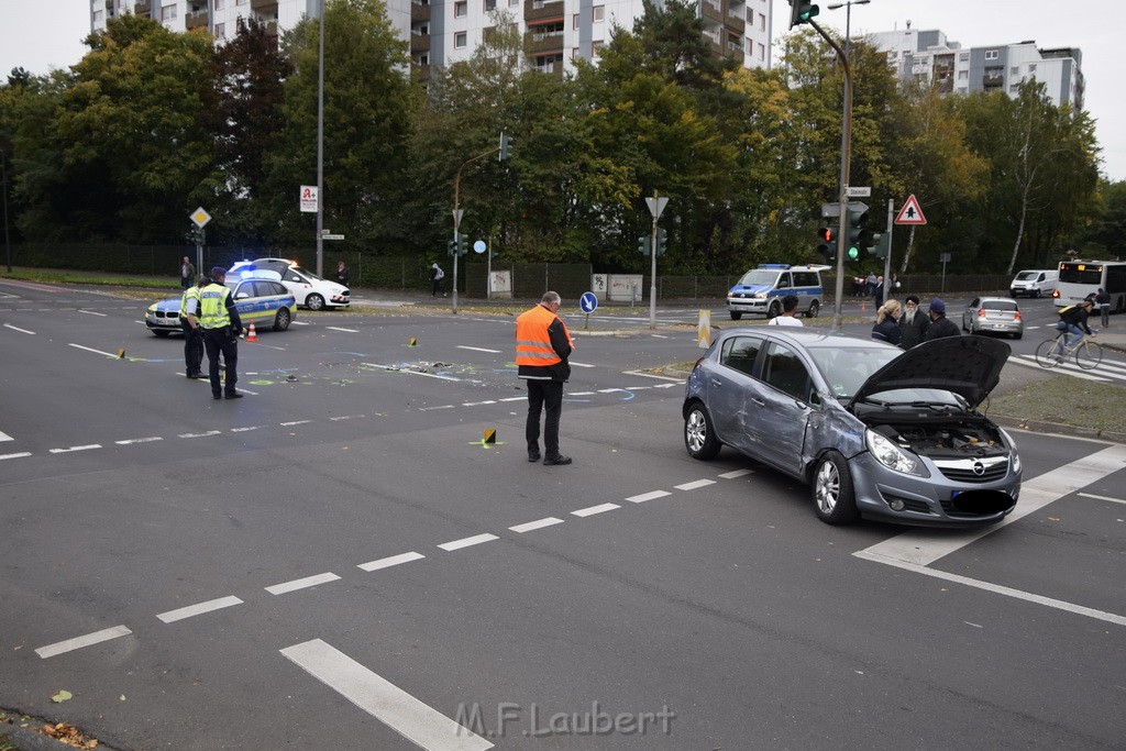 VU Bus Pkw Koeln Porz Gremberghoven Steinstr Konrad Adenauerstr P44.JPG - Miklos Laubert